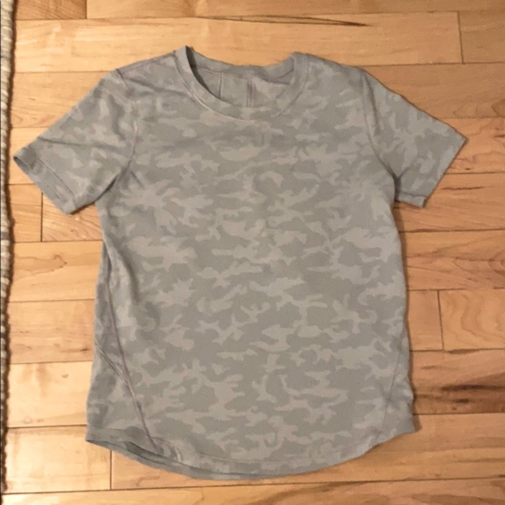 Lululemon T-shirt